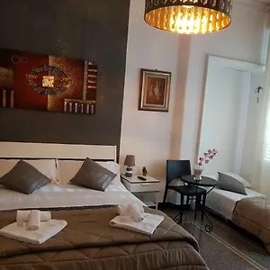 https://central-rooms.hotelitalianriviera.com